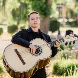 Mariachi Sol y Luna