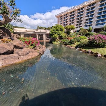 SpaWell Maui at Hyatt Regency Maui Resort - Swan lake and Lahaina tower - Hotels Near Me - Lahaina, Hawaii