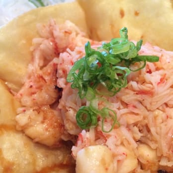 Sushi Kara - Dynamite appetizer has baked shrimp, scallop, and crab on deep fried tortilla. OMG this is super good!!! - Asian Fusion Near Me - Long Beach, California