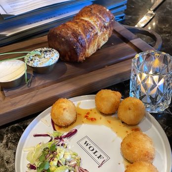 Wolf by Vanderpump at Caesars Republic Lake Tahoe - Goat cheese balls and wolf bread - American Near Me - Stateline, Nevada Wolf by Vanderpump at Caesars Republic Lake Tahoe - Goat cheese balls and wolf bread - American Near Me - Stateline, Nevada