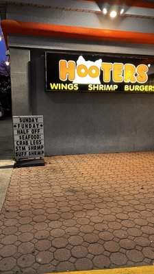 Hooters by null