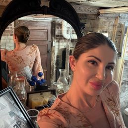 Cute bathroom - definitely worth a visit, so many antique pieces! Cute bathroom - definitely worth a visit, so many antique pieces!