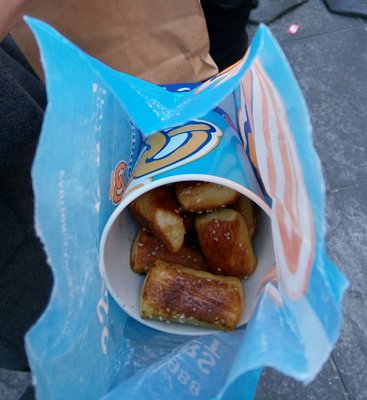 Auntie Anne's by null