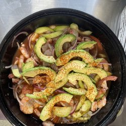 Mariscos Los Juanes - Charolas a su gusto