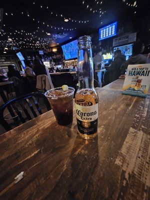 Corner Pub by null