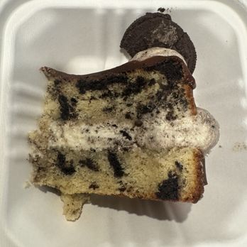 Cake Life Bake Shop - Oreo Cake Slice - Bakeries Near Me - Philadelphia, Pennsylvania