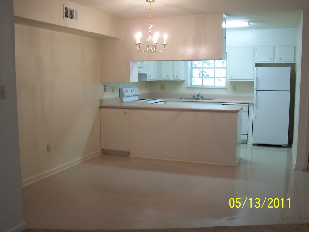 GRANADA SQUARE APARTMENTS Updated May 2024 3416 Chicot St