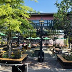 Heights Bier Garten