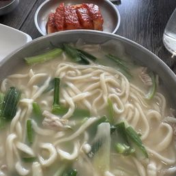 Chicken kalgooksoo