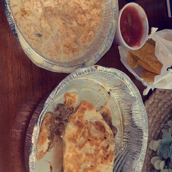 El Mezon - Steak quesadilla and cheesy rice - Mexican Near Me - St Peters, Missouri El Mezon - Steak quesadilla and cheesy rice - Mexican Near Me - St Peters, Missouri