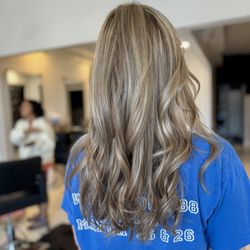 Mobile Hair 818 - Hi lights with beige lowlights