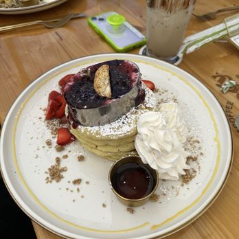 Bistrology - Berry Pancakes - Breakfast & Brunch Near Me - Miramar Beach, Florida