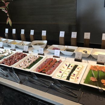 Cafe de la PLaya - The smoked salmon was quite delicious. High quality deli selection - Breakfast & Brunch Near Me - Cancún, ROO
