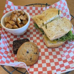 Classic Sandwich with potatoes on the side Classic Sandwich with potatoes on the side