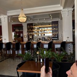 Farren's at the Inman - The bar.