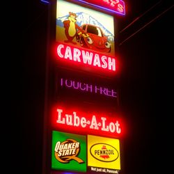 Papa Bears Car Wash - Neon signs