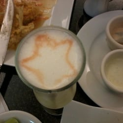 Como en Lima - ¿Recuerdan que comenté sobre una estrella de nuez moscada que tiene el pisco sour? Así es como luce.