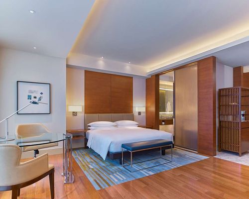 Grand Hyatt Manila by null