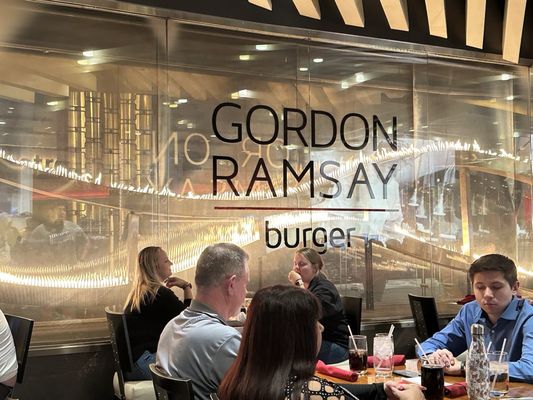 Gordon Ramsay Burger Flamingo by null