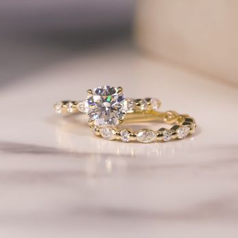 Kobelli - Rue Bridal Set of the Kobelli Blossom Collection. - Jewelry Near Me - Los Angeles, California Kobelli - Rue Bridal Set of the Kobelli Blossom Collection. - Jewelry Near Me - Los Angeles, California