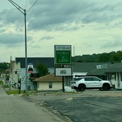 Williams Florist & Gifts