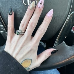 Daisy Nails