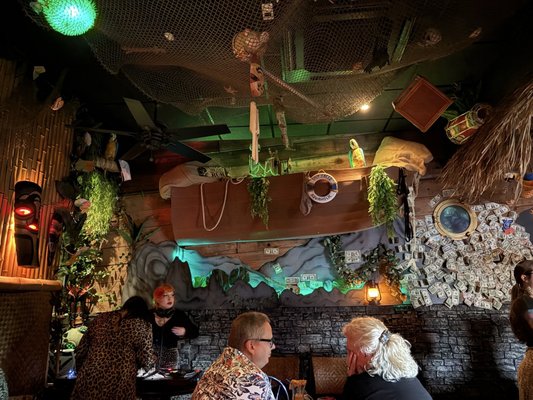 Boo Loo Lounge by null