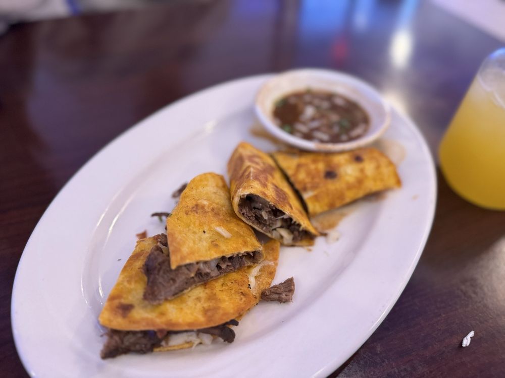 Calo’s Restaurant Logo