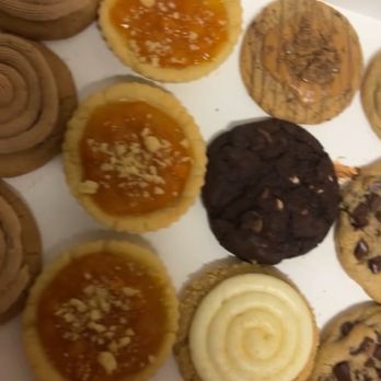 Crumbl - Edgewater - Bakeries Near Me - Edgewater, Colorado Crumbl - Edgewater - Bakeries Near Me - Edgewater, Colorado