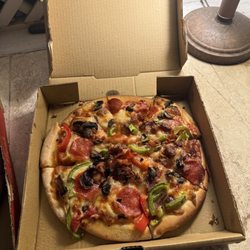 Virgilio's - Supreme personal pizza