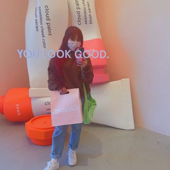 Glossier LA - mirror to take pictures in ! - Cosmetics & Beauty Supply Near Me - West Hollywood, California Glossier LA - mirror to take pictures in ! - Cosmetics & Beauty Supply Near Me - West Hollywood, California
