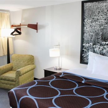 Super 8 by Wyndham Williston ND - Guest room - Hotels Near Me - Williston, North Dakota