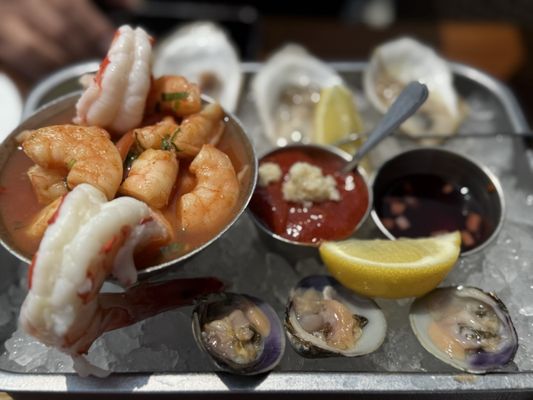 Shell & Bones Oyster Bar and Grill by null