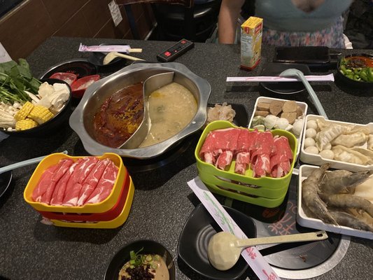 Hou Yi Hot Pot by null