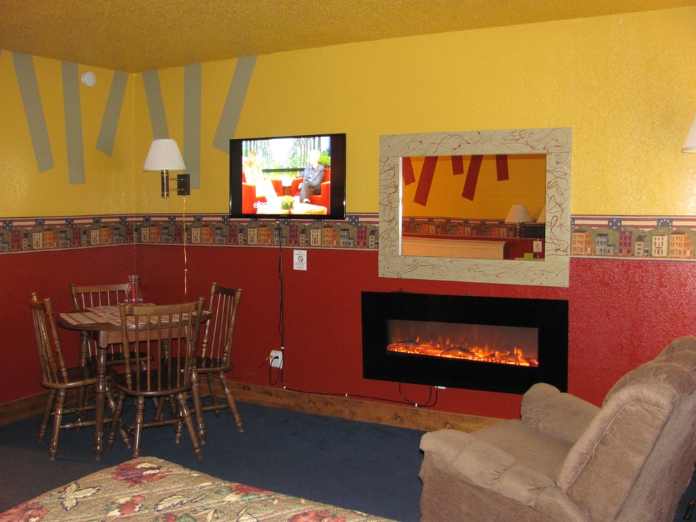 EARTH INN Updated September 2024 30 Photos & 16 Reviews 1051 Hwy