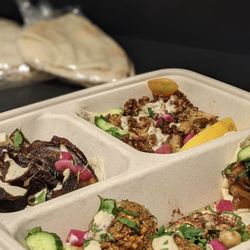 Le Daily Syrien - Fried vegetables as takeout