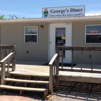 George's Diner - Bathroom is off the side of the kitchen and NO SIGN in the dining area telling you where it is - Diners Near Me - Corinth, Mississippi