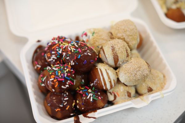 Louks Greek Baby Donuts by null