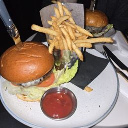 Burger and fries amazing!! Burger and fries amazing!!