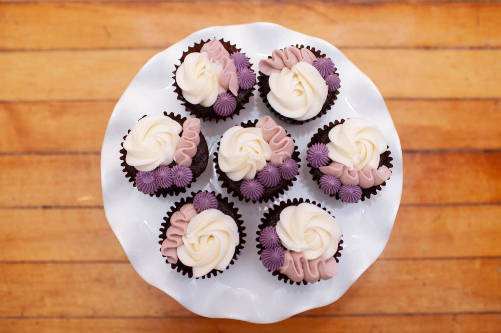 ANN’S CUPCAKERY CLOSED Updated October 2024 43 W Main St