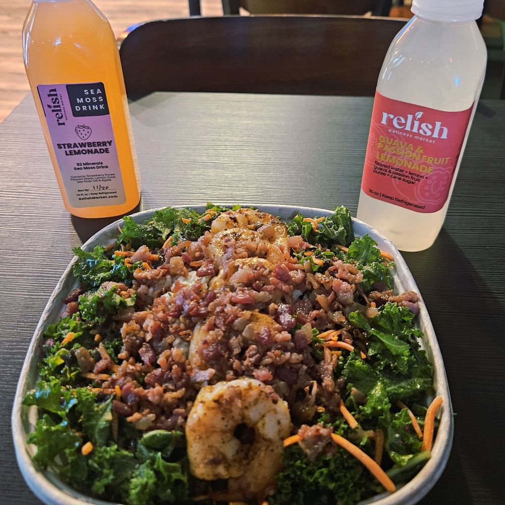 "Get the Kale Out of Here w Grilled Shrimp, Lump Crab, Bacon". Amazing !! The beverages too !!