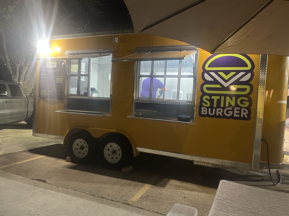 Sting Burger Logo