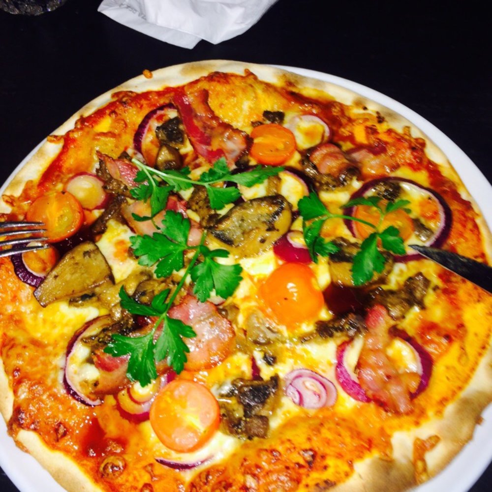 Peppes Pizza - Beef and wine pie totally excellent - Pizza Near Me - Moss, 01 Peppes Pizza - Beef and wine pie totally excellent - Pizza Near Me - Moss, 01