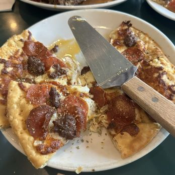 Stained Glass Pub - 12" White Pizza with pepperoni and ground beef - Pizza Near Me - Elkridge, Maryland