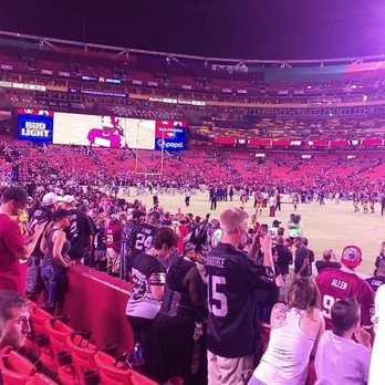 Commanders Field - Sunday Night Raiders vs Redskins 9/24/17 - Stadiums & Arenas Near Me - Landover, Maryland