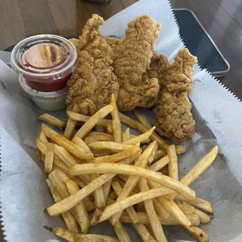 Small Bar of Matthews - Chicken tenders - Sports Bars Near Me - Stallings, North Carolina Small Bar of Matthews - Chicken tenders - Sports Bars Near Me - Stallings, North Carolina