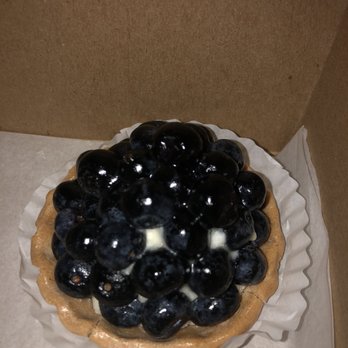 La Bonne Bouchee - Blueberry tart!!!! Perfection in a box - Bakeries Near Me - Saint Louis, Missouri