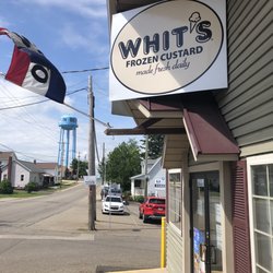 Whit Frozen Custard - Entrance