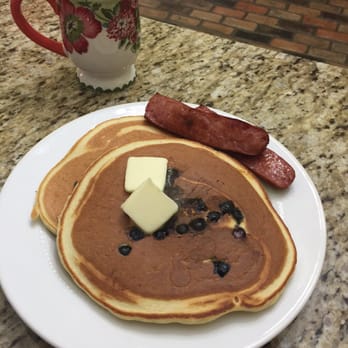 Huffman House Bed and Breakfast - Blueberry pancake breakfast. - Bed & Breakfast Near Me - Minden, Louisiana