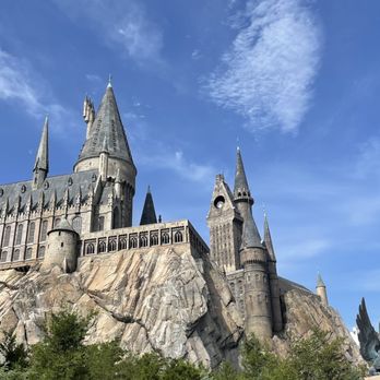 Universal Studios Florida - Hogwarts Castle @ Islands of Adventure - Amusement Parks Near Me - Orlando, Florida Universal Studios Florida - Hogwarts Castle @ Islands of Adventure - Amusement Parks Near Me - Orlando, Florida